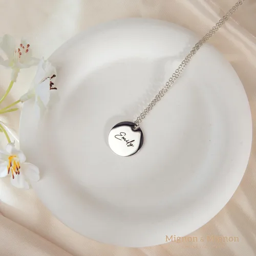 Miniatura 4 de MignonandMignon Collar personalizado con nombre de moneda, regalo de joyería grabada personalizada para dama de honor, cumpleaños, joyería hecha a