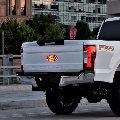 Miniatura 4 de Emblema LED Luminix de Putco para portón trasero ovalado rojo - Compatible con Ford Super Duty F250 / F350 / F450 2017-2019, todos los modelos