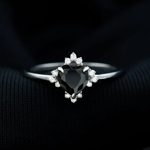 Miniatura 6 de Anillo de promesa de ónix negro con forma de corazón certificado con moissanita 1 pieza Calidad AAA