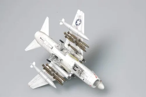 Miniatura 4 de Hobby Boss HY87209 TA-7C Corsair II Kit de construcción de modelo de avión