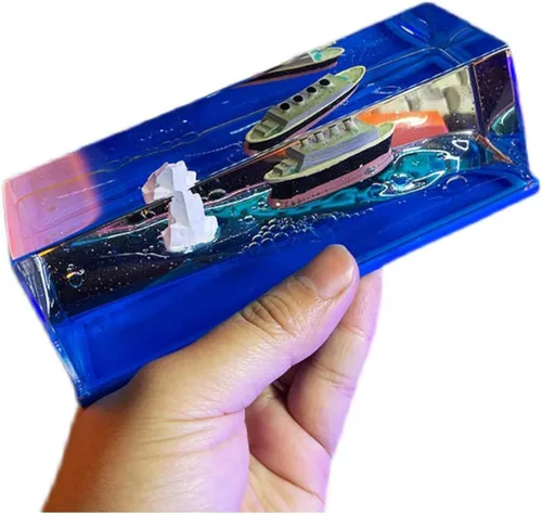 ZEshops Reloj de Agua del Titanic en Formato de Crucero, Ornamento Líquido en Forma de Barco para Sala de Estar, Decoración Líquida en Forma de
