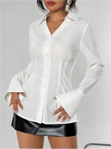 Miniatura 4 de GORGLITTER Blusa ajustada con botones para mujer, manga acampanada, para oficina, trabajo, cintura ceñida