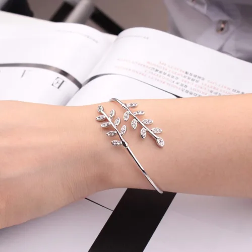 Miniatura 7 de Pulseras de pulsera para mujer diseño de hoja con incrustaciones de diamantes de imitación de moda