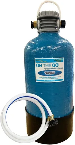 On The Go OTG4-VM-DBLSOFT Suavizador de agua portátil compacto doble estándar de 16,000 granos con accesorios de latón seguros para agua potable (no