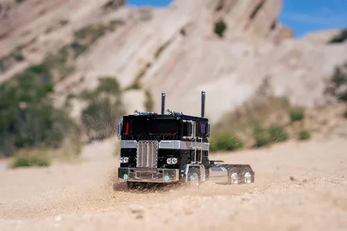 Miniatura 7 de Jada Toys Transformers G1 1:24 Nemesis Prime - Coche fundido a presión, juguetes para niños y adultos, color negro