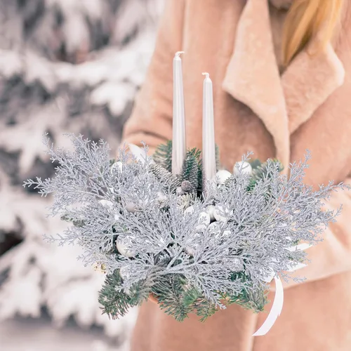 Miniatura 8 de Winlyn 6 piezas de cedro artificial con purpurina en aerosol plateado de Navidad, ramas de pino de cedro sintético, arreglos florales plateados