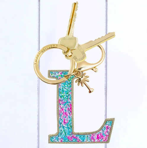 Miniatura 3 de Lilly Pulitzer Llavero con inicial de cuero sintético, dije de bolso con letras para mujer