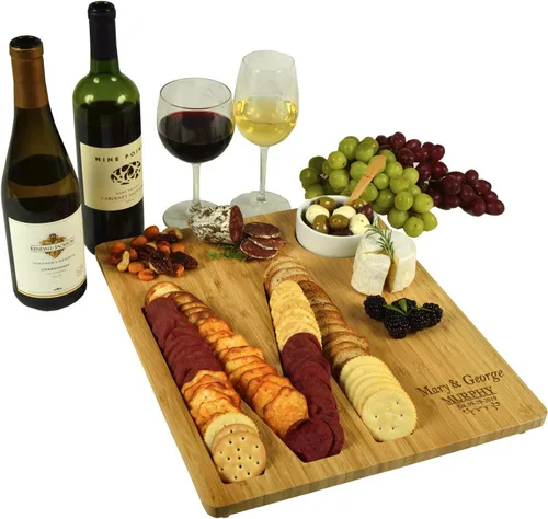 Miniatura 13 de Picnic at Ascot Tablero de queso/embutidos de bambú personalizado personalizado con un surco fresado en forma de letra para galletas – Incluye salsa