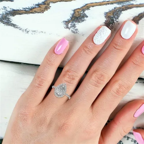 Miniatura 6 de Anillo de compromiso de diamantes con halo superior y lateral de corte de pera blanca de 2.75 quilates con certificación IGI en oro rosa amarillo