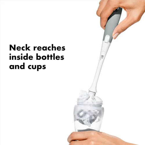 Miniatura 4 de OXO Tot - Cepillo para botellas con limpiador de pezones y soporte, color gris, paquete de 2 y estante de secado Tot tamaño viaje con cepillo