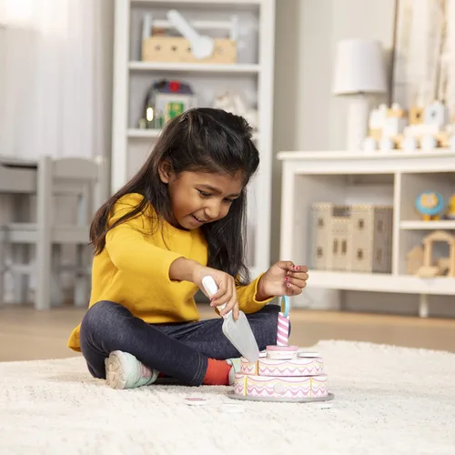 Miniatura 8 de Juguete de madera en forma de pastel de fiesta de tres capas Melissa & Doug, construcción robusta con pestañas autoadhesivas, gran regalo para niñas