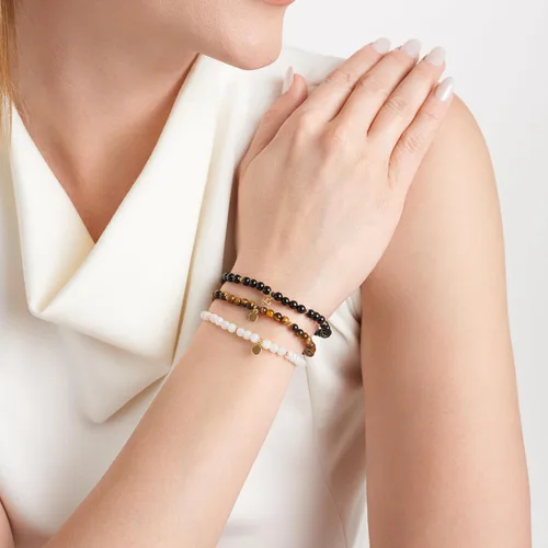 Miniatura 2 de MORGAN & PAIGE Pulseras elásticas con cuentas de bronce chapado en oro amarillo de 18 quilates (juego de 3)