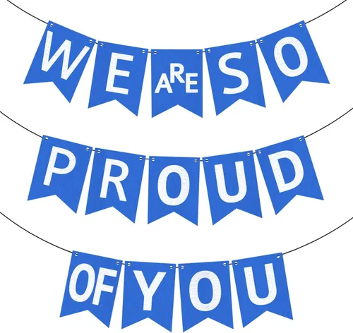 Miniatura 10 de KatchOn, Cartel con texto en inglés «We are So Proud of You» – Cartel de felicitaciones preencordado de 10 pies, cartel de graduación negro