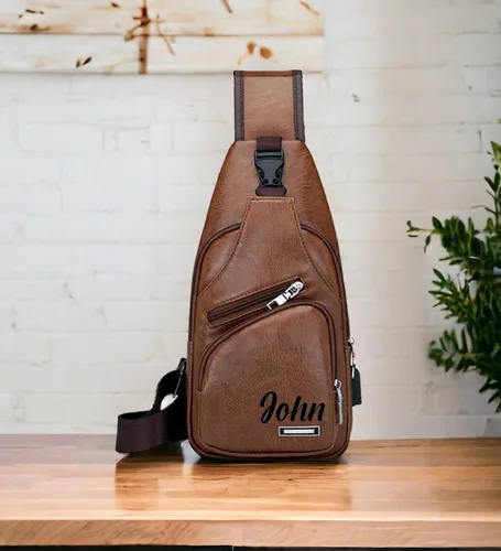 Miniatura 2 de Bolso bandolera de cuero personalizado - Bolso cruzado para hombre - Bolso de pecho para hombre - Mochila bandolera con puerto de carga USB - Bolsa
