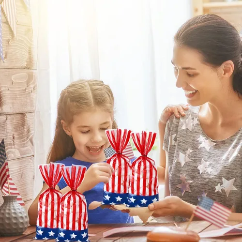 Miniatura 5 de Whaline 150 bolsas patrióticas de celofán para el 4 de julio, estrellas y rayas, bolsas de celofán con lazos torcidos, bolsa de dulces de bandera