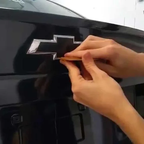 Miniatura 5 de Kit de herramientas gratuito, 2 unidades de 5 x 10 pulgadas, compatible con Chevy Emblem Bowtie Satin Chrome Champagne Gold Vinil Wrap Sticker Sheet
