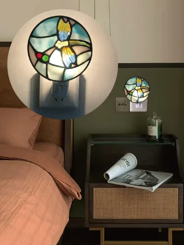 Miniatura 4 de Luz nocturna de libélula de vidrieras, luz de noche, adecuada para dormitorio, sala de estar, habitación de los niños, enchufe a la pared