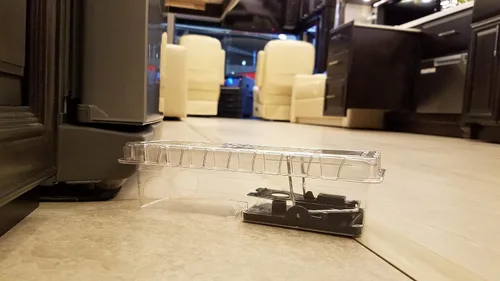 Miniatura 4 de DoomBox Trampa transparente para ratones, altamente eficaz y mantiene el desorden con el mouse, tecnología patentada de cierre Click-It, segura