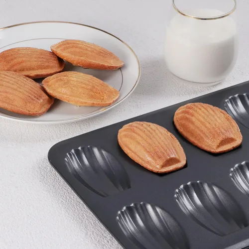 Miniatura 4 de HONGBAKE Molde de Madeleine antiadherente, paquete de 2 bandejas de galletas de madeleine resistentes de 12 cavidades para hornear en el horno