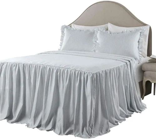 Lush Decor - Juego de colcha de rayas de 3 piezas tamaño King, color azul lago - Juego de ropa de cama con volantes tamaño King - Ropa de cama a
