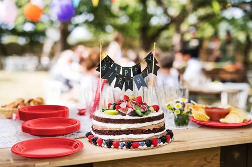 Miniatura 4 de Exquisitos platos de plástico rojo Party Solids para fiesta, platos desechables rojos de 9 pulgadas, juego de vajilla de plástico resistente, 100