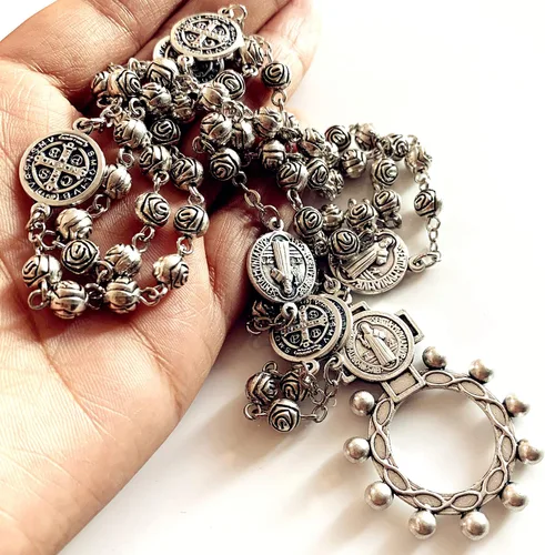 elegantmedical Hecho a mano de cuentas de rosa católico San Benito Rosario Collar Cruz Caja de regalo Italia crucifijo, Zinc, No es una piedra