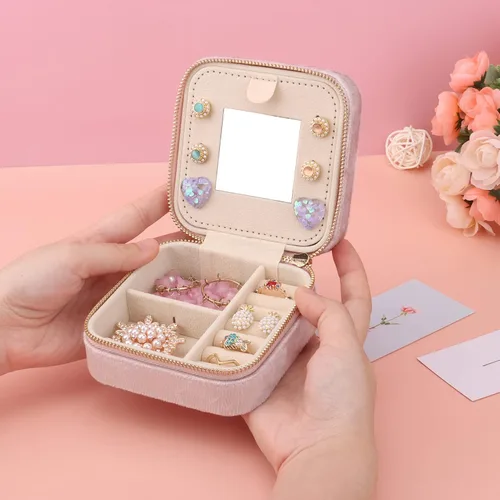 Miniatura 7 de DesignSter Joyero de viaje Mini organizador de joyería de terciopelo, pequeño joyero para niñas y mujeres, caja de almacenamiento de joyas