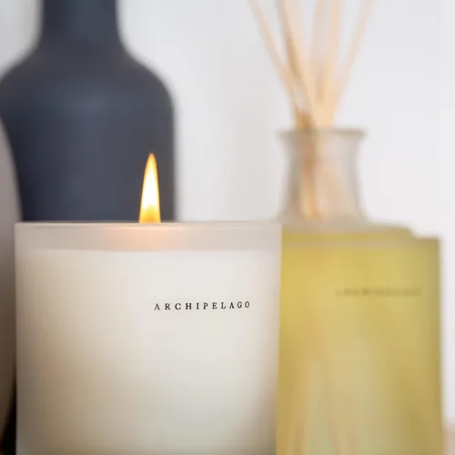 Miniatura 2 de Archipelago Botanicals Vela perfumada, Lanai, mezcla de cera prémium vertida a mano, mechas de algodón sin plomo, tarro de vela de vidrio con caja