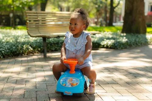Miniatura 9 de Blippi NE Basic Ride-On by Dynacraft - Diseño divertido y colorido, perfecto para niños pequeños, resistente y duradero, fácil de montar, ideal
