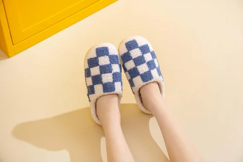 Miniatura 3 de Divertidas y bonitas pantuflas de piel de felpa mullida, con dibujos animados, ilustradas y coloridas, para mujeres, hombres, niñas y niños