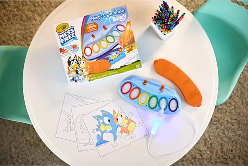 Miniatura 8 de Crayola Bluey Color Wonder Magic Light Brush - Estación de pintura sin desorden para niños, regalos, juguetes y actividades Bluey para niños