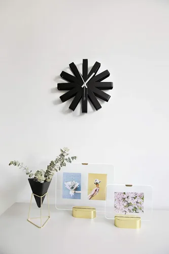 Miniatura 9 de Umbra - Reloj de pared en bandas
