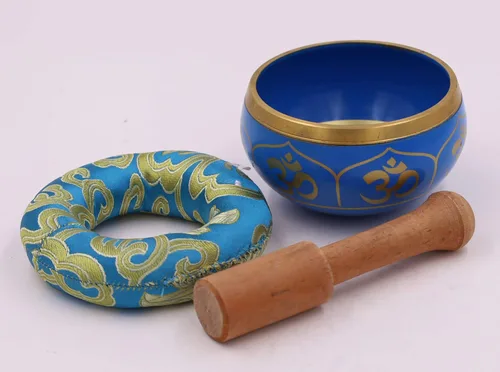 Miniatura 3 de DharmaObjects ~ Juego de cuencos tibetanos OM con mazo, cojín de brocado y bolsa de transporte ~ para meditación, curación de chakras, oración, yoga