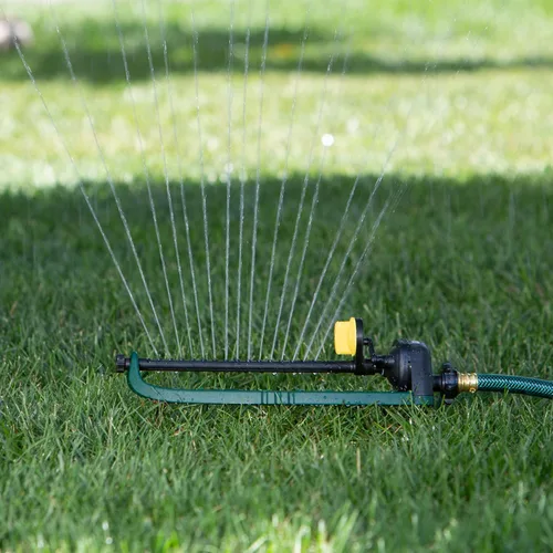 Miniatura 4 de Melnor 65150AMZ Oscillating Sprinkler, 15 Precision Nozzles, Adjustable Spray Range, Waters Up to 2,650 Sq. Ft., with QuickConnect Bundle, Green