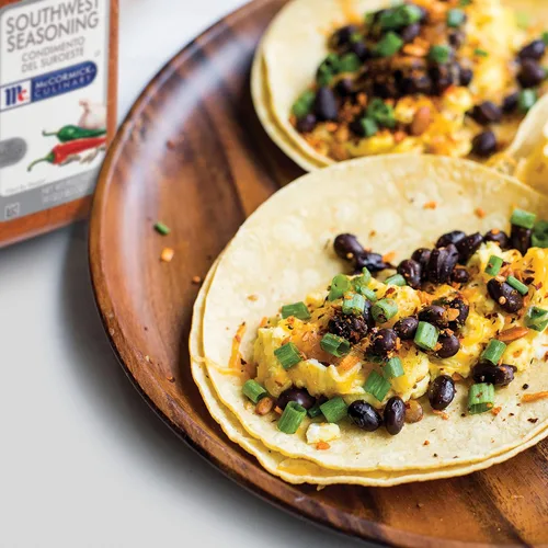 Miniatura 5 de McCormick Culinary - Condimento Southwest, 18 onzas - Un envase de 18 onzas de mezcla de especias del suroeste con auténtico calor ahumado, perfecto