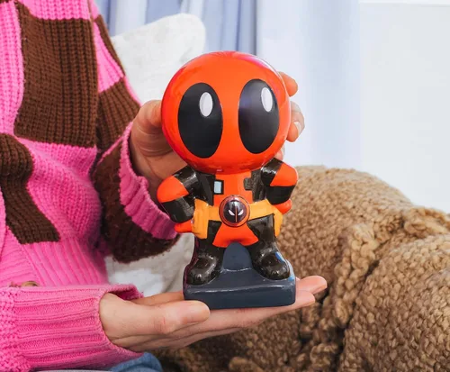 Miniatura 5 de Silver Buffalo Deadpool Chibi Stance - Banco pequeño de monedas de cerámica