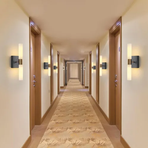 Miniatura 3 de KUZZULL Juego de dos apliques de pared negros y de latón con pantalla de vidrio esmerilado blanco lámpara de pared moderna para baño, sala de estar