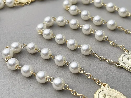 Miniatura 4 de 25 Off White Color Gold Plated Mini Rosary with Miraculous medal for Baptism Favors/Christening/communion Favors/Mini rosarios con Medalla Milagrosa