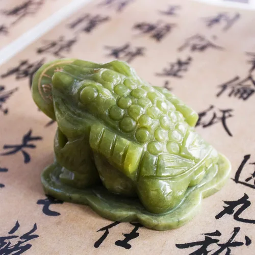 Miniatura 3 de Feng Shui Jade Dinero Rana de dinero de tres patas o estatua de sapo de dinero, decoración de tablero de instrumentos del automóvil que atraen Verde
