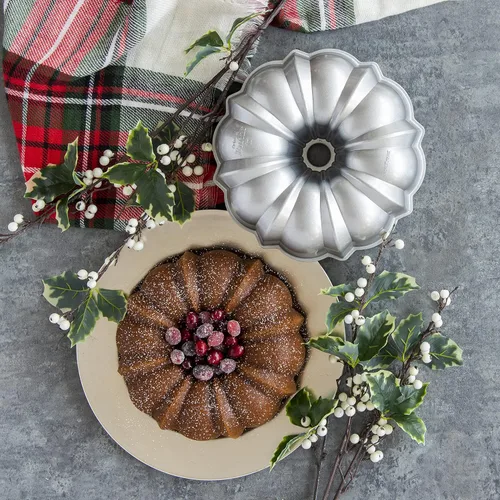 Miniatura 9 de Nordic Ware Bundt Original, 12 tazas, bronce