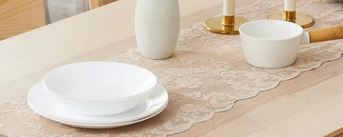 Miniatura 3 de ASATEX Camino de mesa de encaje de lino dorado de 14 x 36 pulgadas con 2 borlas. El patrón floral clásico y elegante es la opción ideal