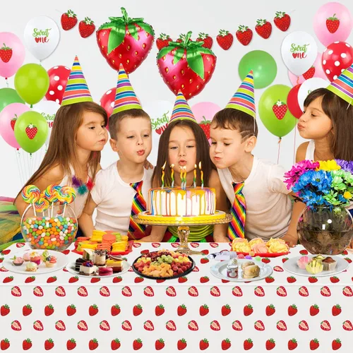 Miniatura 5 de Paquete de 4 manteles de fiesta de fresa, mantel de fresa para primer cumpleaños, mantel de plástico con diseño de fresas, suministros de fiesta