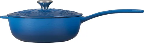 Miniatura 2 de Le Creuset Olive Branch Collection Saucier de hierro fundido esmaltado, 2.25 cuartos de galón, Marsella con tapa en relieve