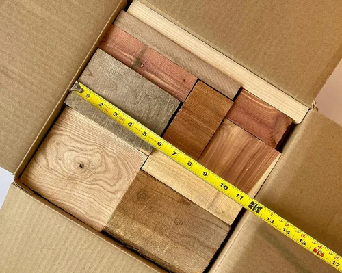 Miniatura 8 de Cajas de tablas de desechos sobrantes.