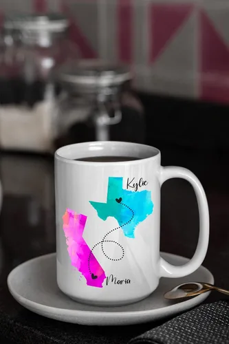 Miniatura 6 de Taza de café personalizada de larga distancia, tazas personalizadas con cita de mejores amigos, Estados con corazones sobre ciudades, añade nombres