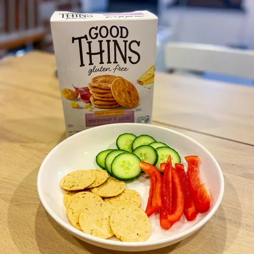 Miniatura 10 de GOOD THINS Snacks de arroz y queso con parmesano y ajo, galletas sin gluten, galletas a granel, 6 cajas de 3.5 onzas