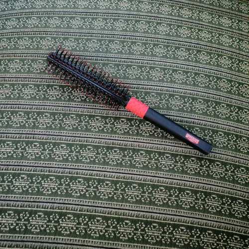 Miniatura 12 de Cepillo de pelo tupé Uppercut Deluxe con bolas pequeñas para hombre, Negro