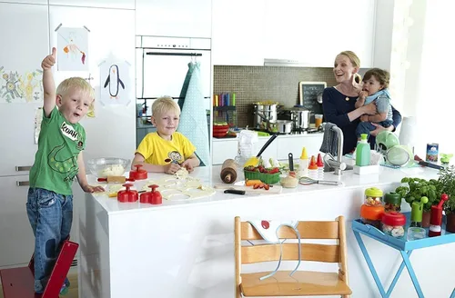 Miniatura 7 de Kuhn Rikon Kinderkitchen Juego de cuchillos de chef para niños de 6 pulgadas, 2 piezas, verde/azul, borde recto y cuchillo dentado, herramienta