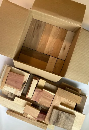 Miniatura 5 de Cajas de tablas de desechos sobrantes.