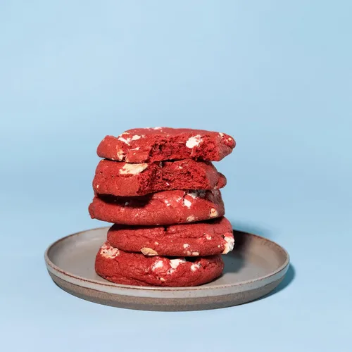 Miniatura 3 de The Cravory: Galletas Red Velvet - 12 galletas, 2.0 onzas cada una, envueltas individualmente, gourmet, horneadas frescas, postres, aperitivos